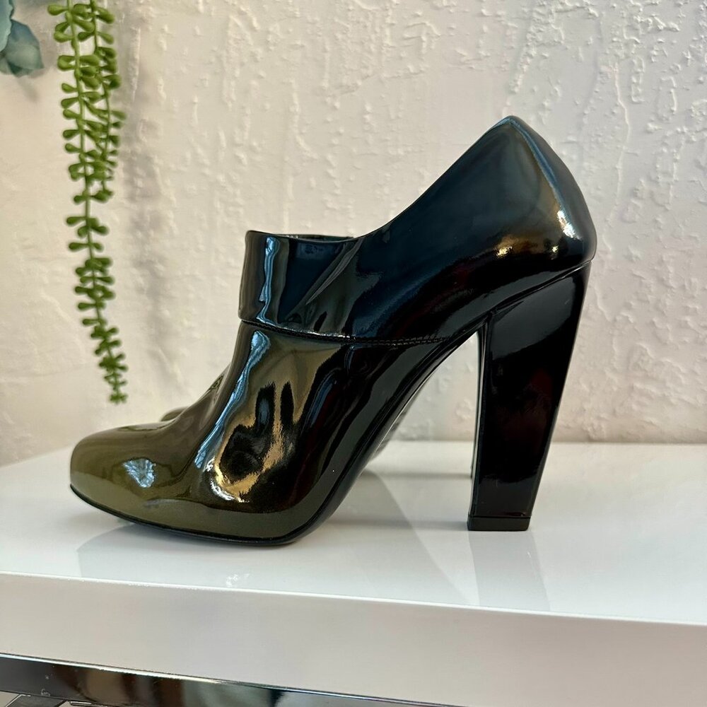 Prada 5.5 heels booties black green patent leather women vintage 2007